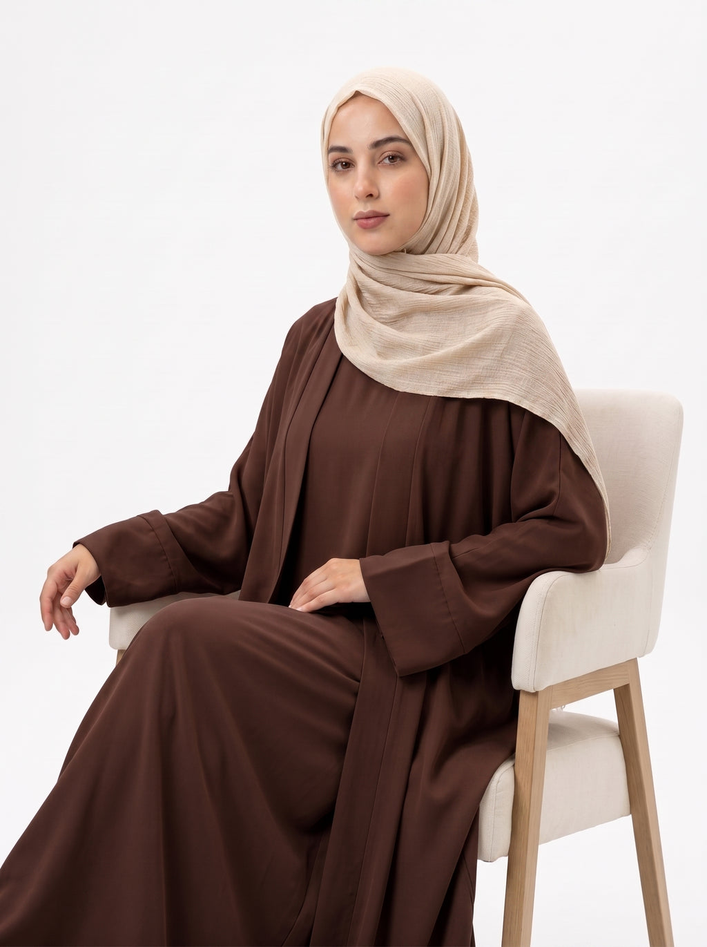 عباية كريب قطعتين – أناقة وراحة في نفس الوقت